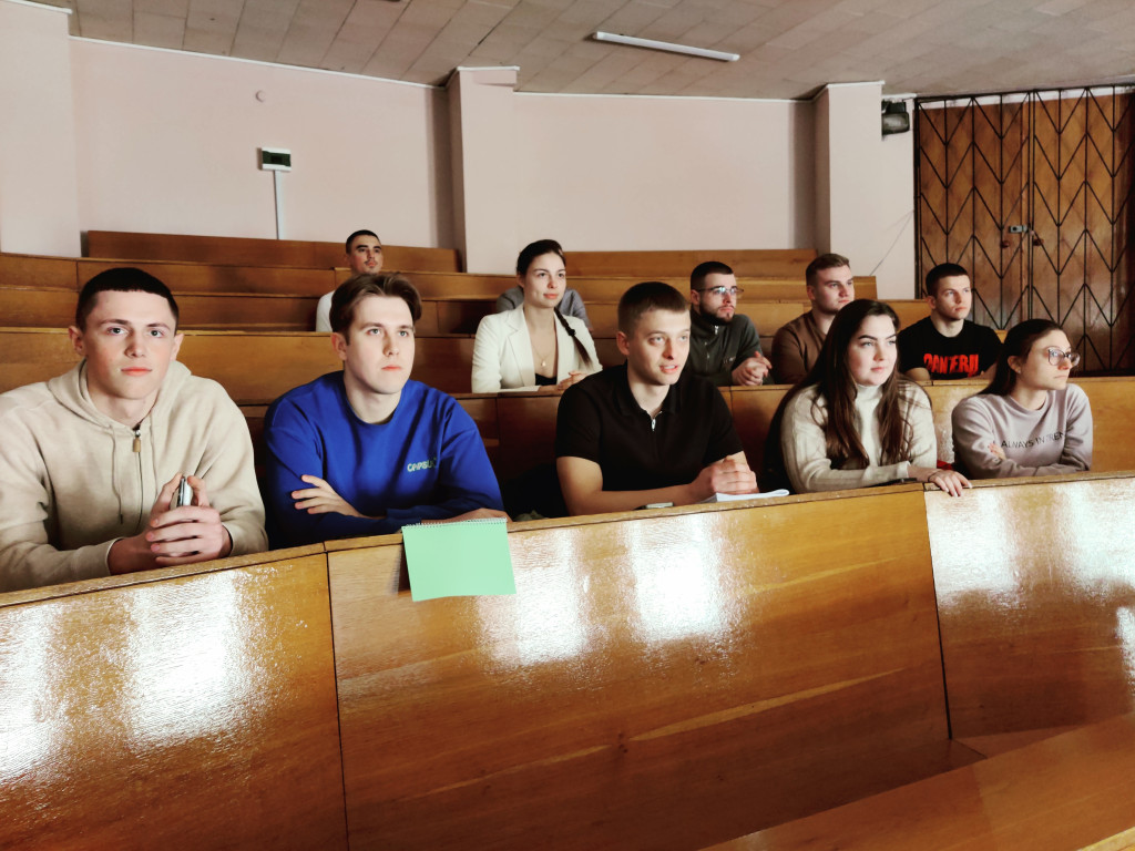 Триває активна підготовка до Єдиного державного кваліфікаційного іспиту / Efforts are underway to prepare for the Unified State Qualification Exam