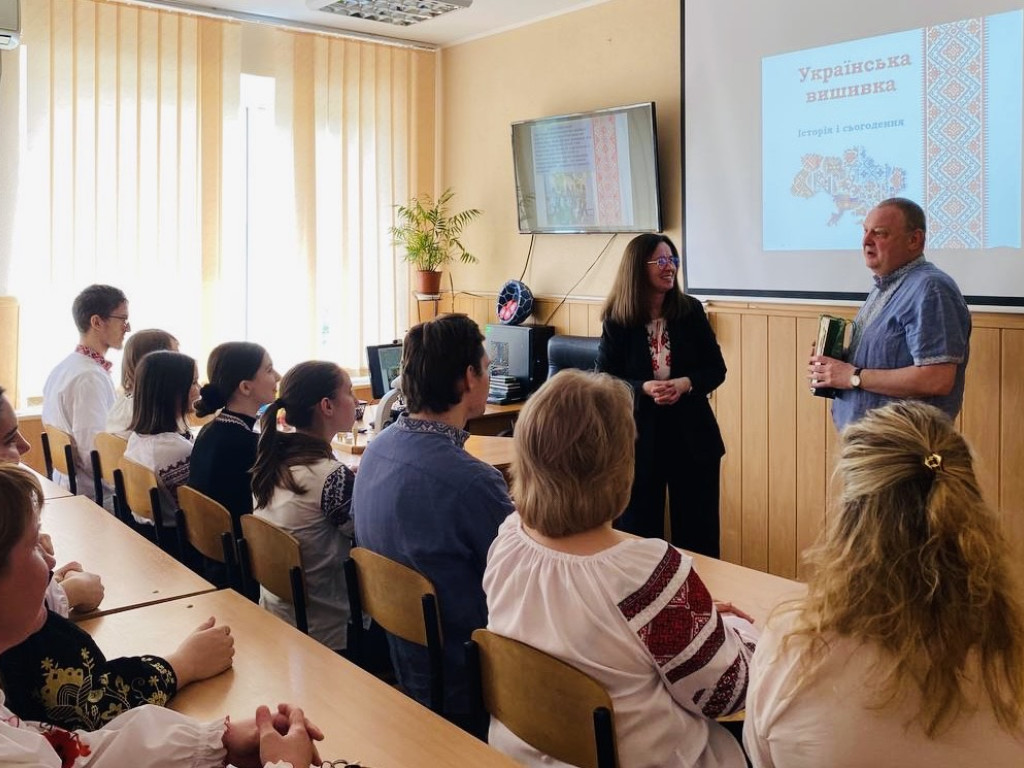 Кафедра гістології, цитології та ембріології провела виховний захід до дня вишиванки